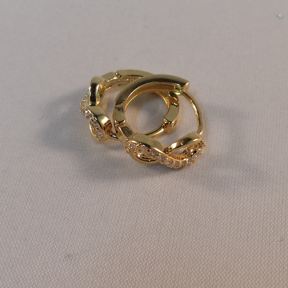 18K Yellow Gold Filled Infinity 8 Diamond Zircon Hoop Earrings 14mm Party Gift - Picture 3 of 5